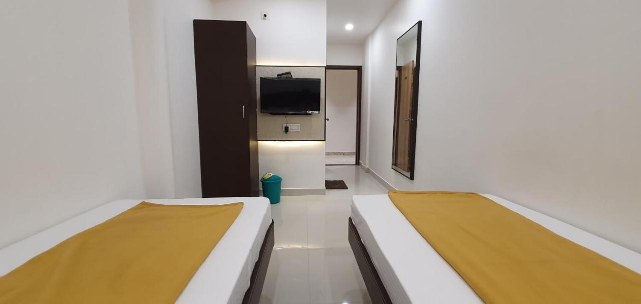 Hotel N K Bhuj Exteriér fotografie