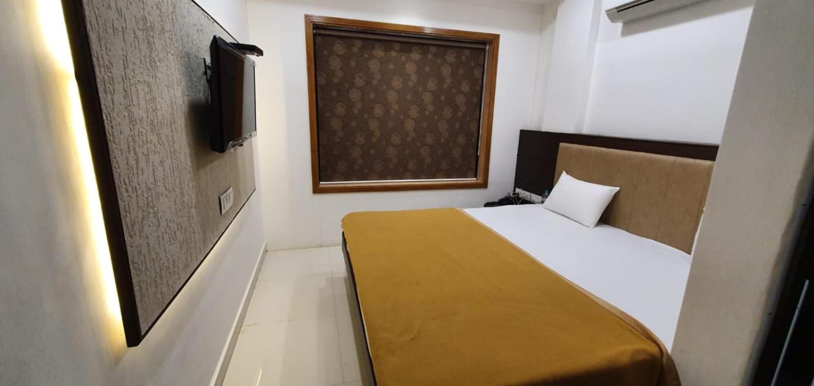 Hotel N K Bhuj Exteriér fotografie
